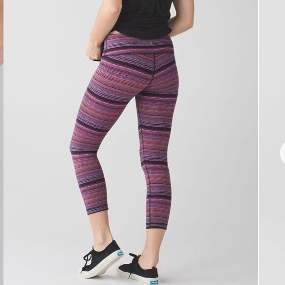 Lululemon Wunder Under Crop - Picture 1 of 7